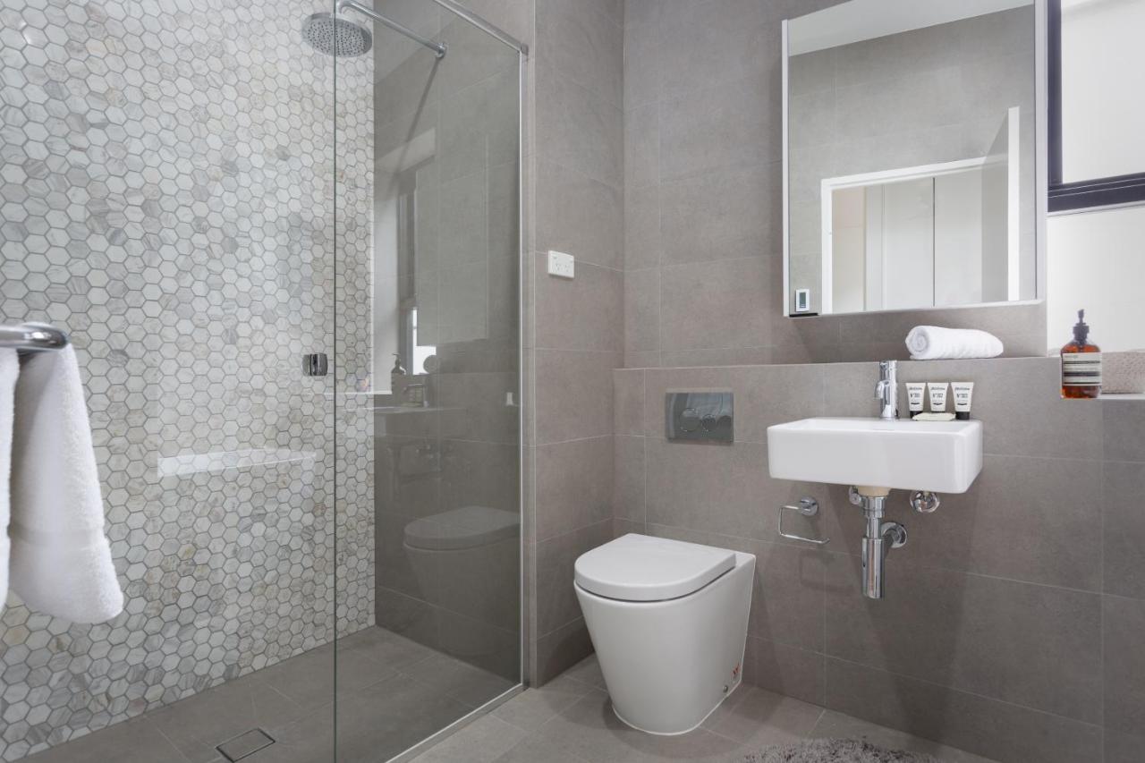 Stylish 2-Bed Apartment With Bbq Patio Near Beach Sydney Zewnętrze zdjęcie
